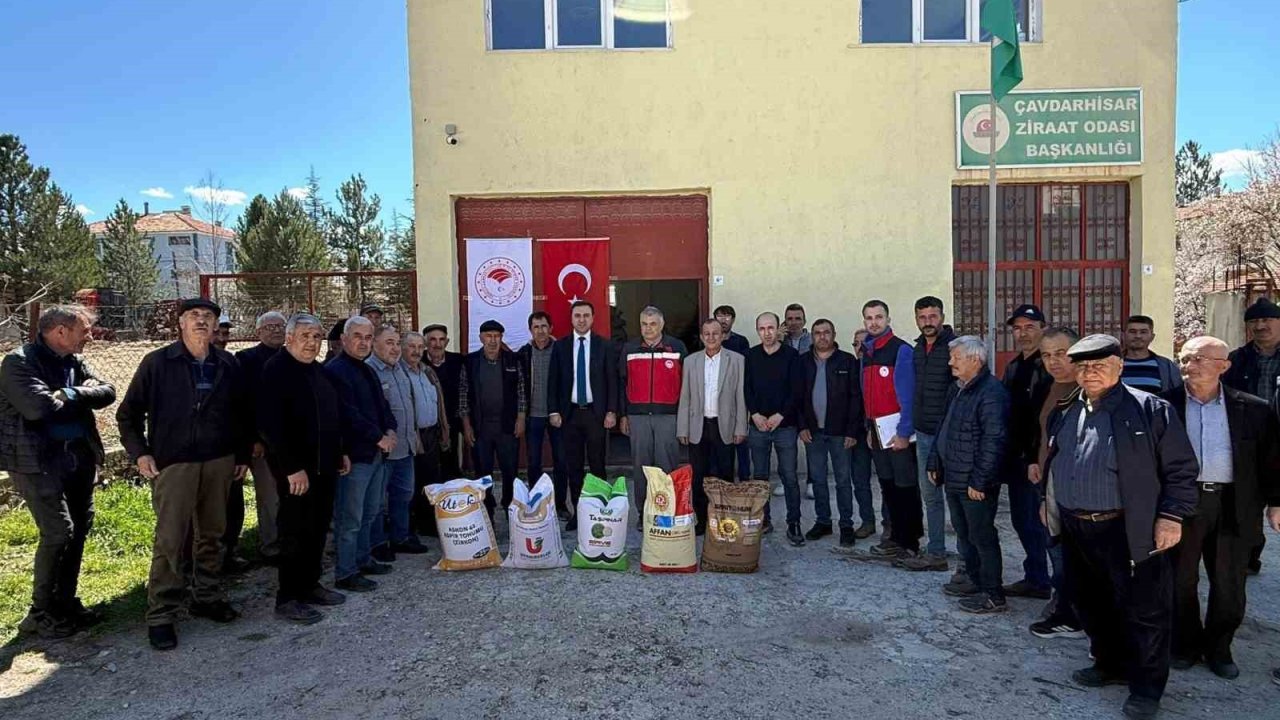 Çavdarhisar’da çiftçilere yüzde 50 ve yüzde 75 hibeli tohum dağıtıldı