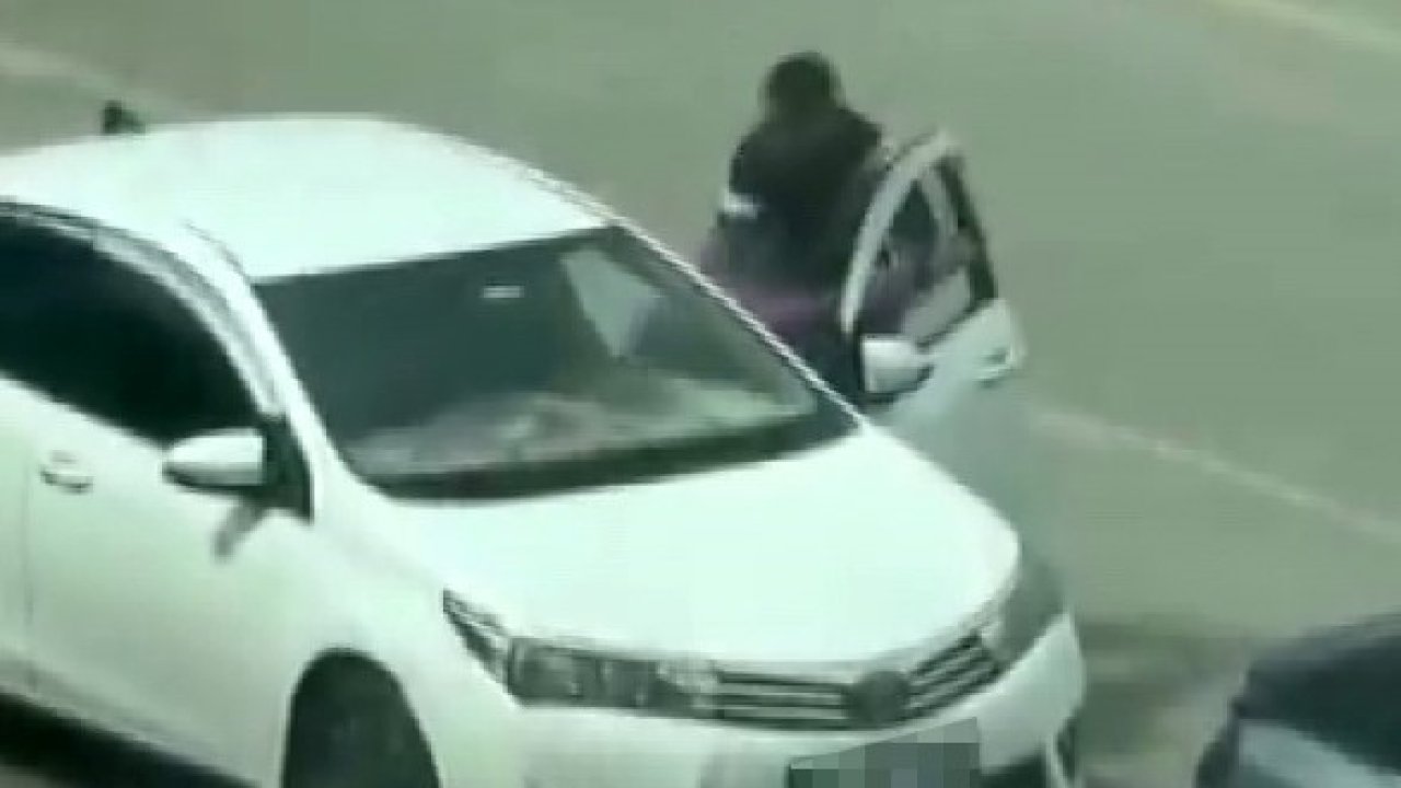 Gaziantep’te trafikte yaşanan şiddet olayı cep telefonu kamerasında