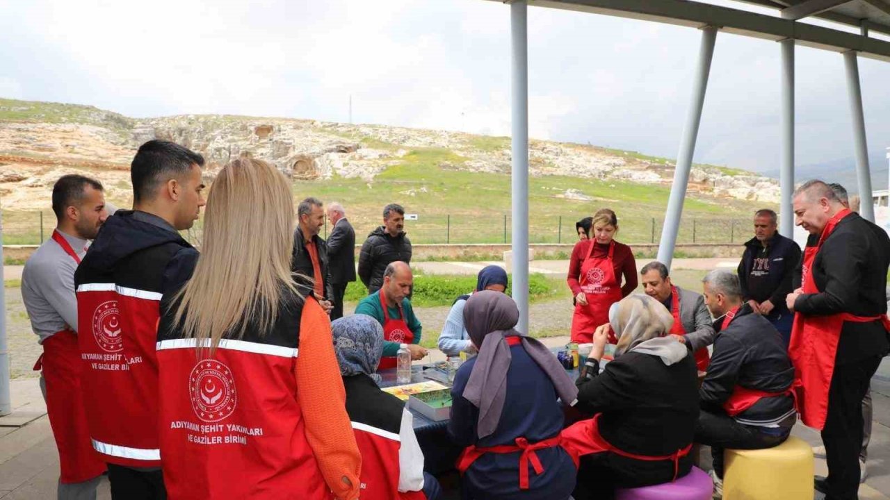 Şehit yakınları ve gaziler, Perre Antik Kenti’nde ebru sanatıyla buluştu