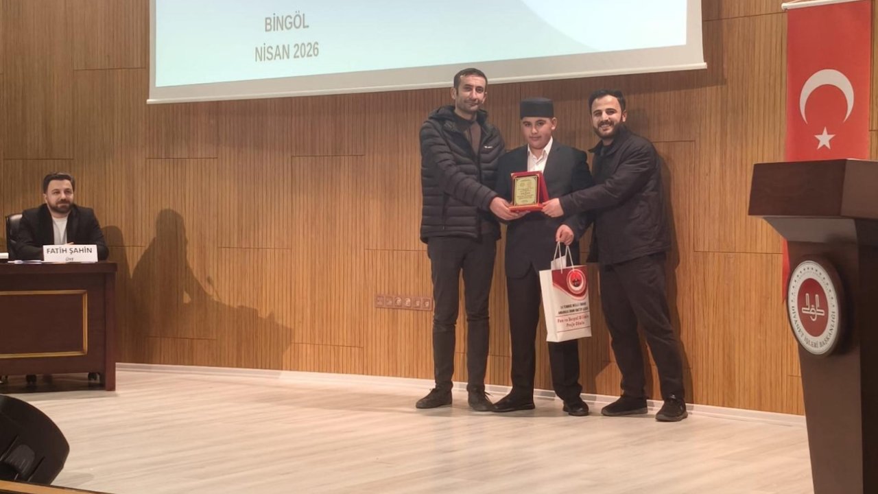 Yüksekovalı öğrenci ezan okuma yarışmasında bölge birincisi oldu