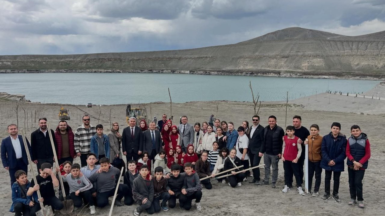 Karapınar’da fidanlar geleceğe nefes olacak