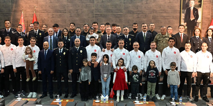 Kars’ta Polis Haftası kapsamında moral gecesi düzenlendi