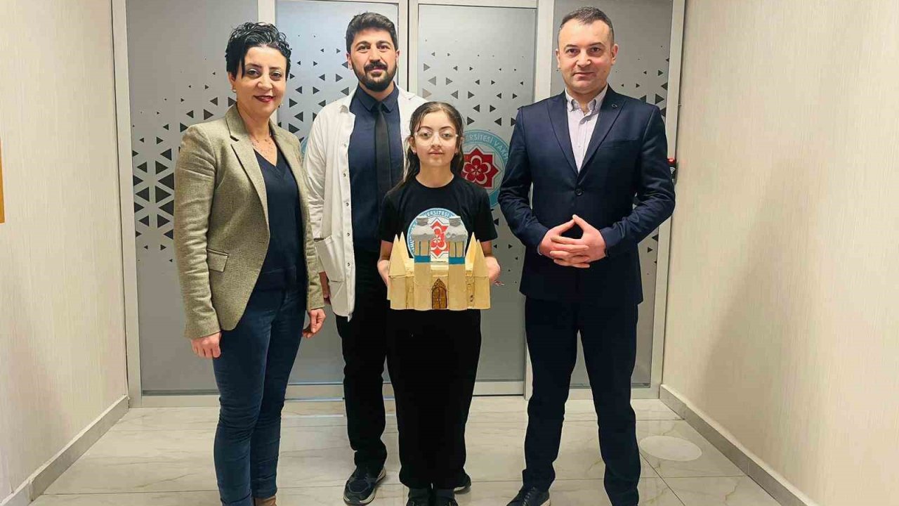 CÜ Vakfı Okulları öğrencisi, Sıfır Atık projesiyle takdir topladı