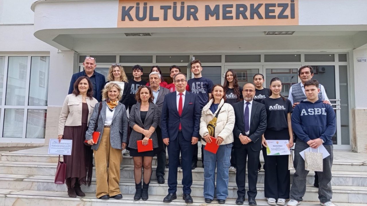 Efeler’de ’İklim Krizi ile Mücadele’ münazarası tamamlandı
