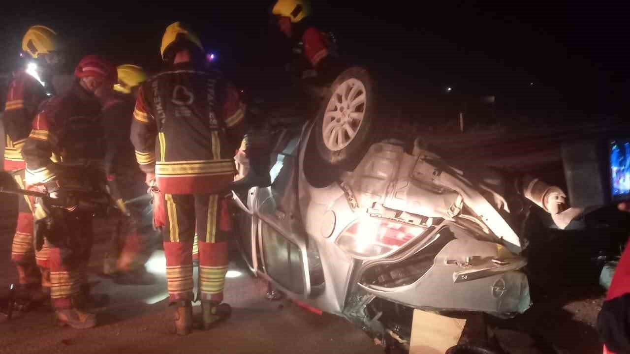 Bandırma’da takla atan araçta 2 kişi yaralandı