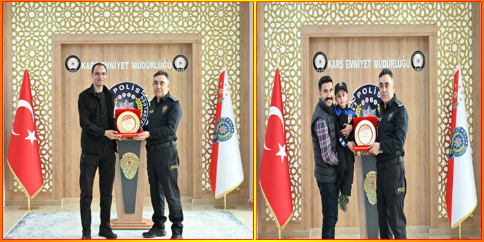 Kars'ta Gazetecilerden Emniyete Polis Haftası Ziyareti