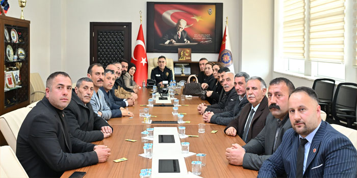 Kars’ta Muhtarlardan Emniyete Polis Haftası Ziyareti