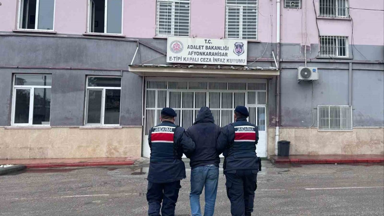 Çeşitli suçlardan 14 yıl hapis cezasıyla aranan şahsı jandarma yakaladı