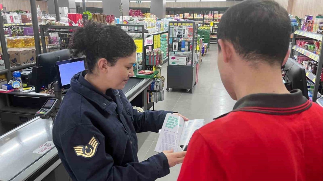 Bolvadin’de jandarma vatandaşlara kadına şiddetle mücadeleyi anlattı