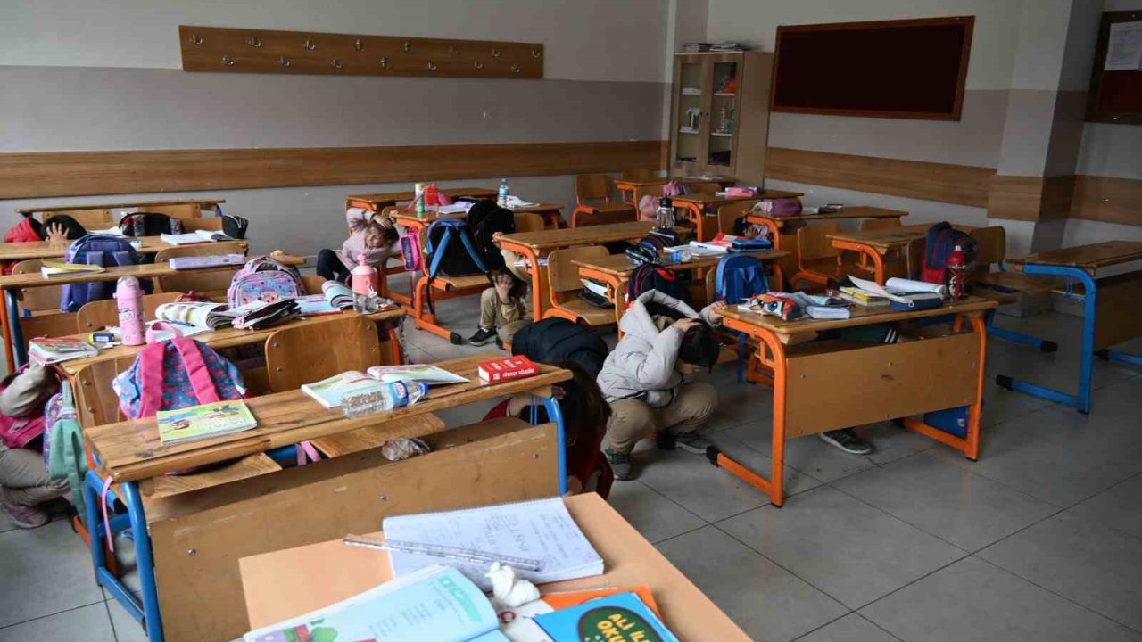 Elazığ’da öğrencilere afet bilinci aşılandı