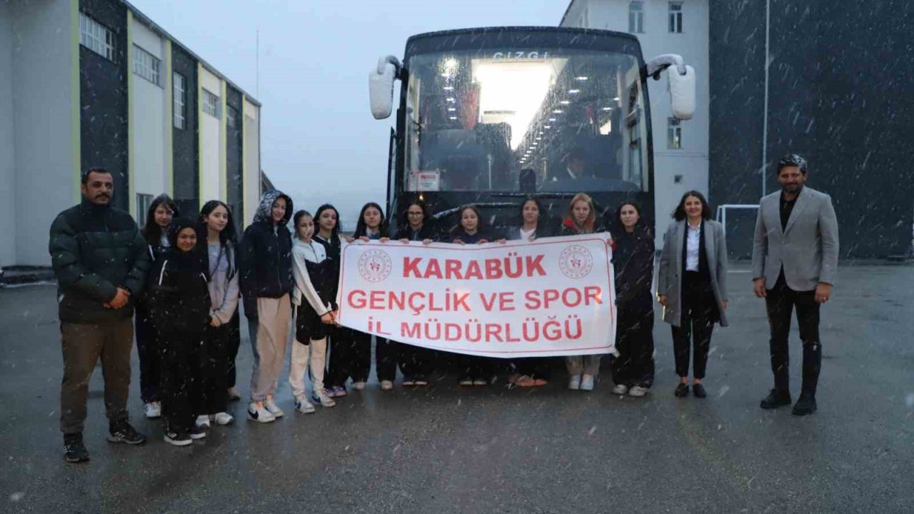 Ovacık’tan Çanakkale’ye giden gençler törenle uğurlandı