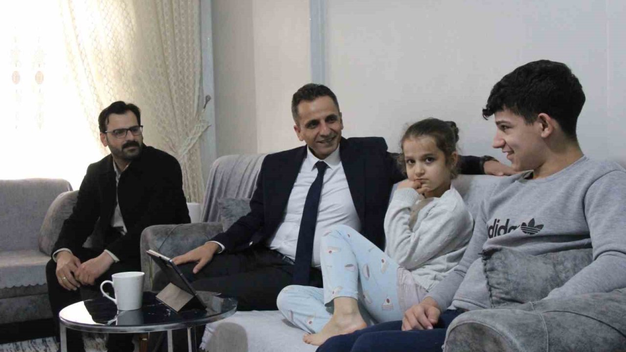 Cizre’de özel öğrencilerin öğrenme yolculuğu evlerinde sürüyor