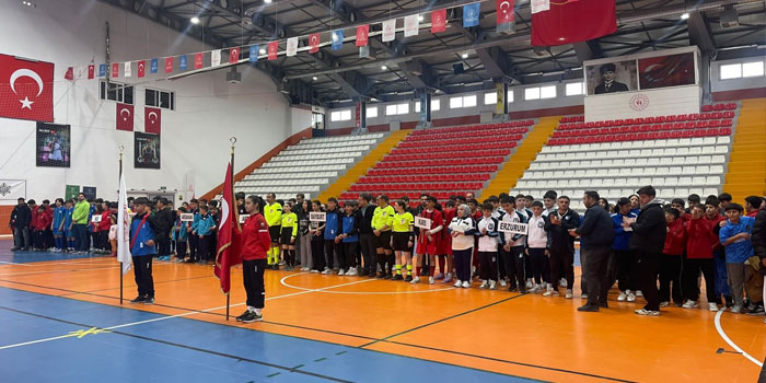 Kars’ta futsal heyecanı başladı