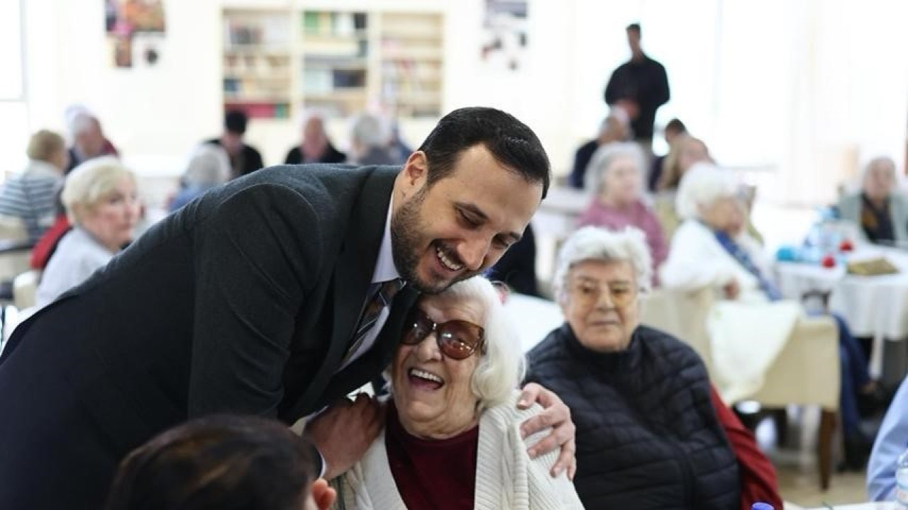 AK Parti İstanbul İl Başkanı Abdullah Özdemir’den huzurevinde duygulandıran buluşma