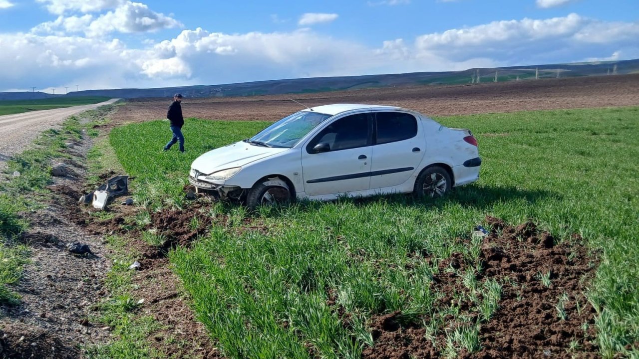 Çorum’da devrilen otomobilin sürücüsü yaralandı