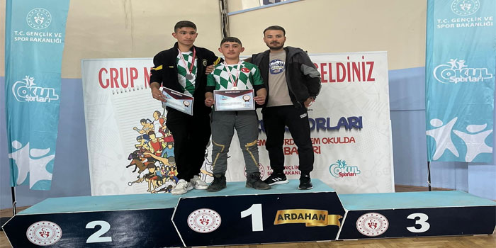 Arpaçaylı Öğrencilerden Bölge Müsabakalarında Büyük Başarı