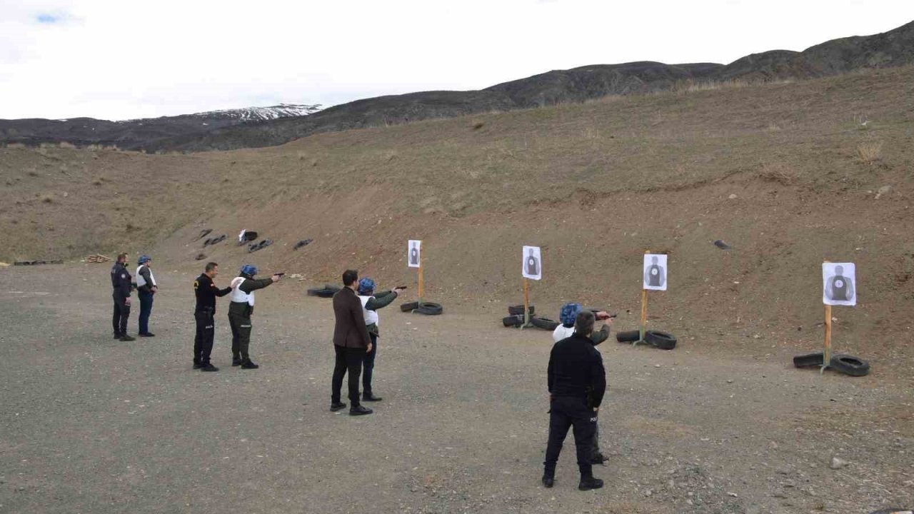 Erzincan’da orman personeline silah kullanımı ve bakımı eğitimi