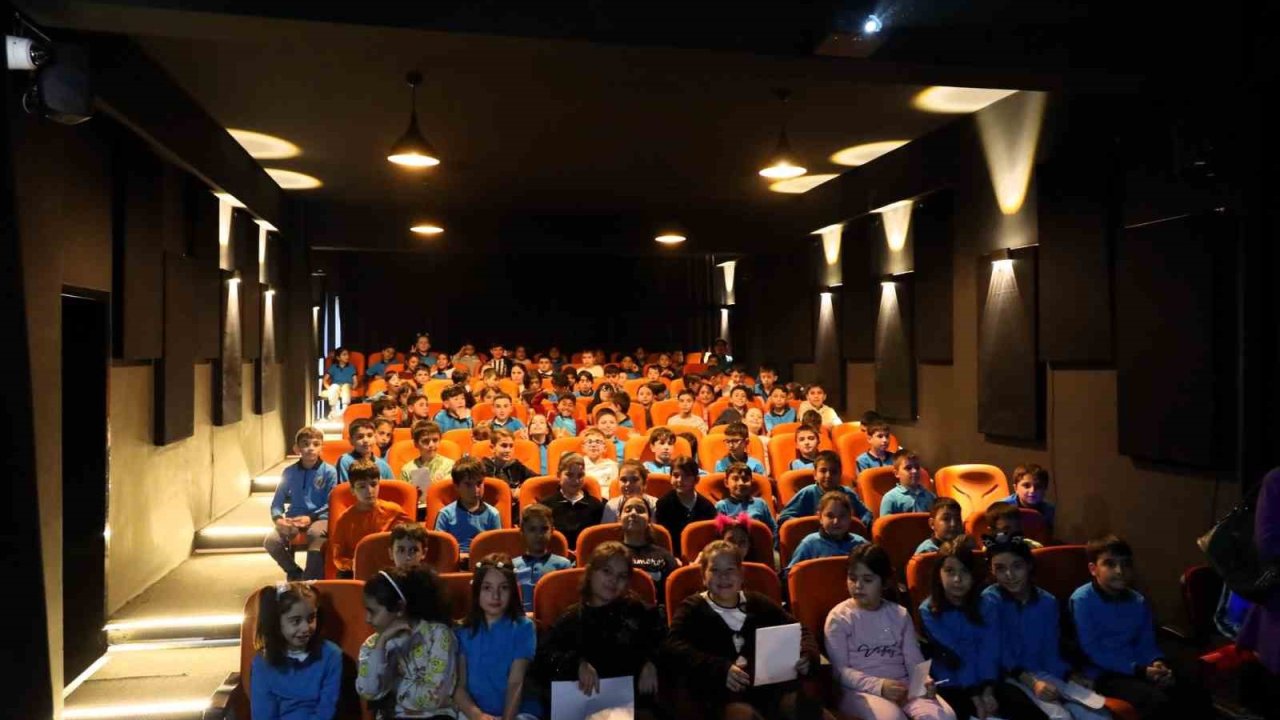 ‘Yerel Yönetimler’ konusu kapsamında Başkan Durgut öğrencilerle buluştu