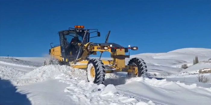 Kars'ta kar ve tipi, 33 köy yolu ulaşıma kapandı