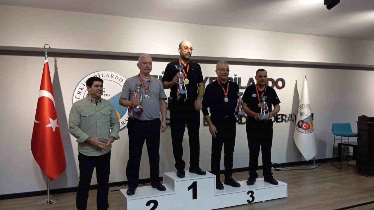 Elazığlı sporcu Yetkin Çelikel 3 bant bilardoda Türkiye üçüncüsü oldu