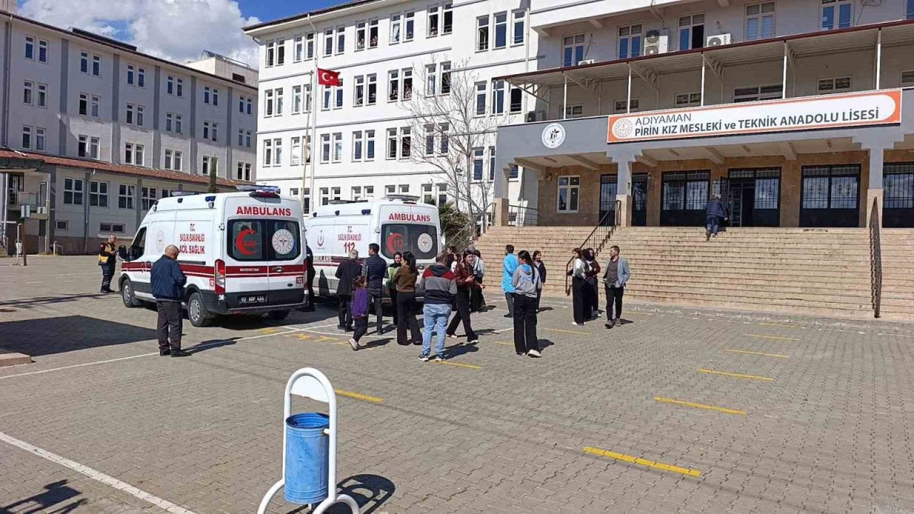 Adıyaman’da 3 öğrenci gıda zehirlenmesi şüphesiyle hastanelik oldu