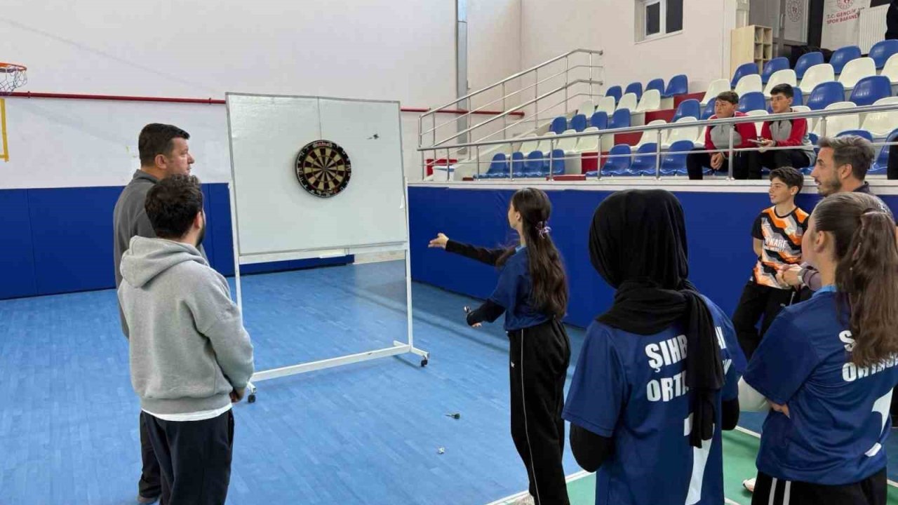 Tomarza’da 23 Nisan coşkusu masa tenisi ve dart turnuvalarıyla yaşandı