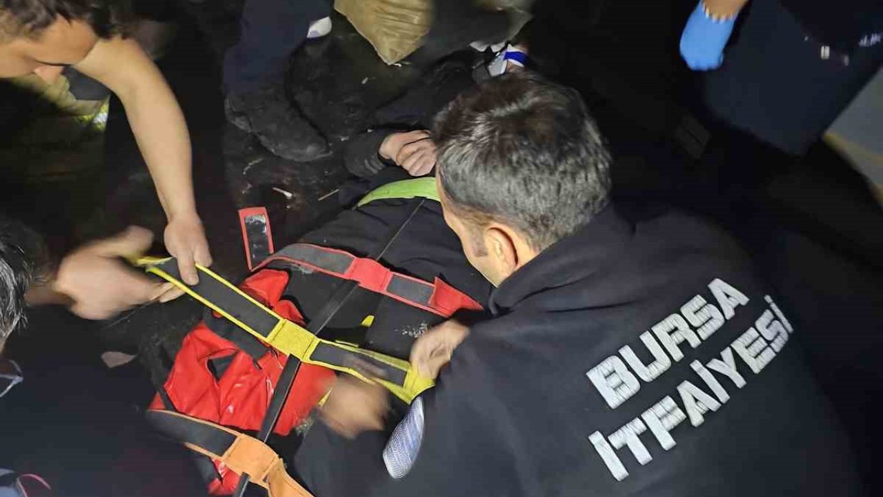 Bursa’da asansör boşluğuna düşen 17 yaşındaki genç ağır yaralandı