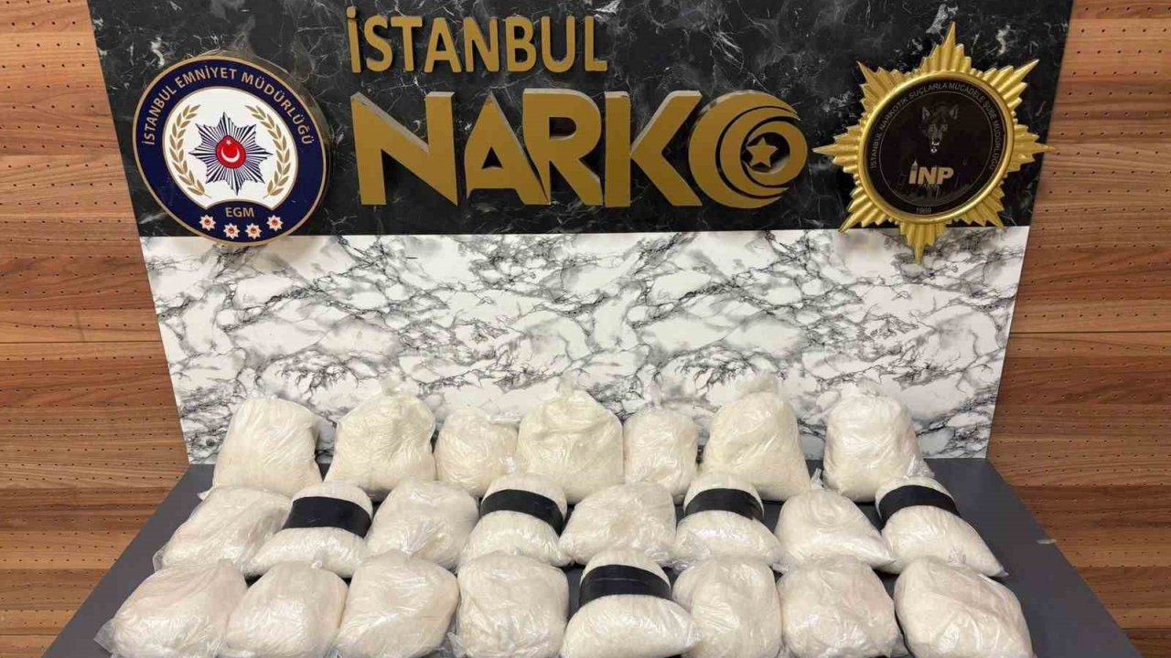 Esenyurt’ta kargo ile gönderilen buzdolabına gizlenmiş 28 kilo uyuşturucu ele geçirildi