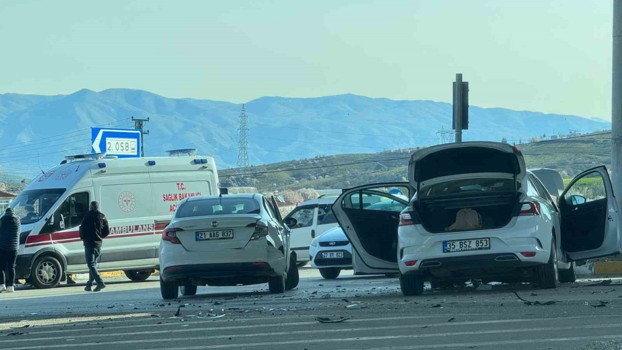 Elazığ’daki trafik kazası: 6 yaralı