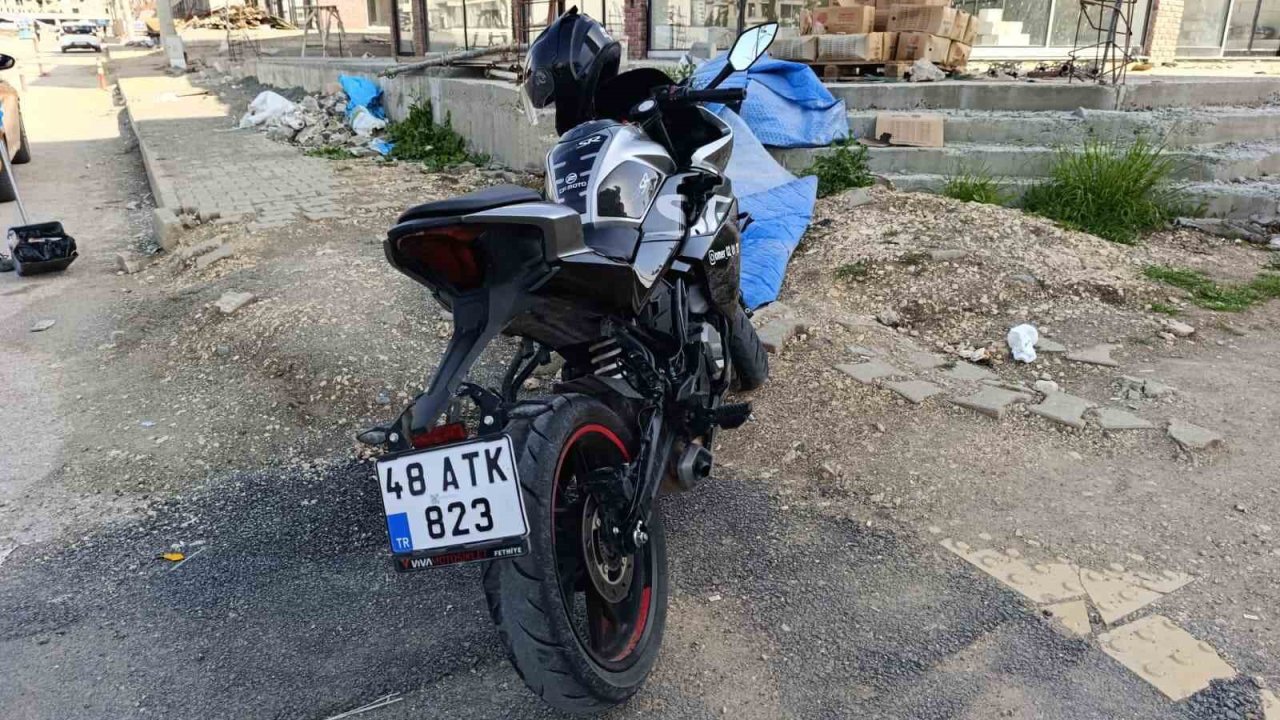 Ticari taksiyle çarpışan motosiklet sürücüsü yaralandı