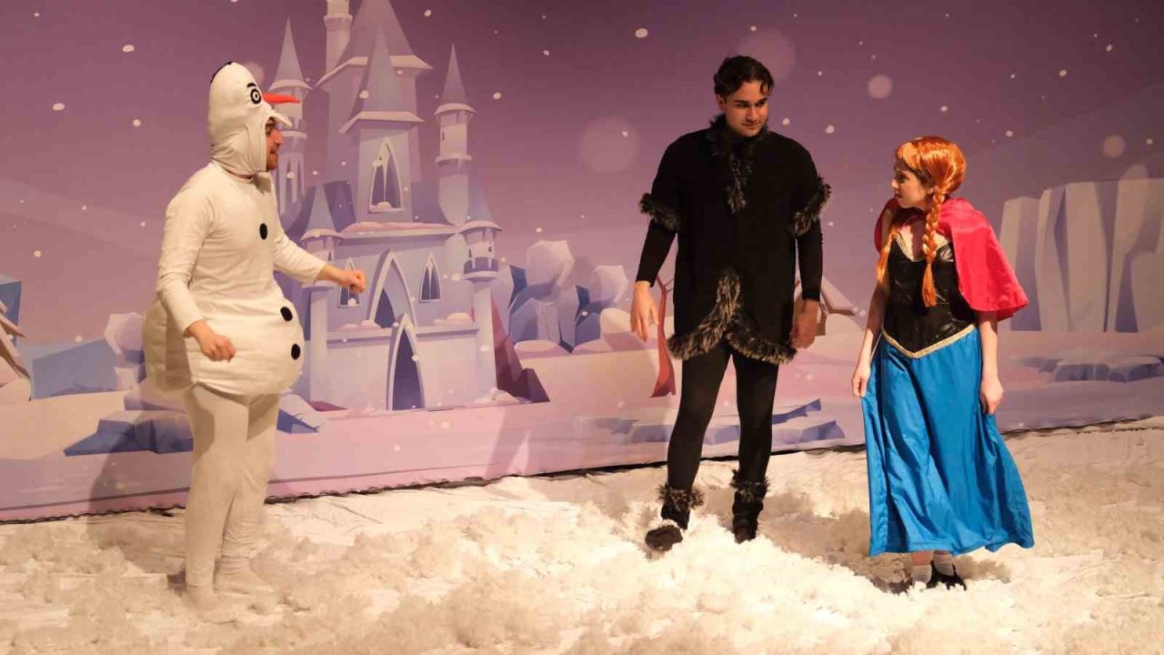 Yıldırımlı çocukların tiyatro keyfi