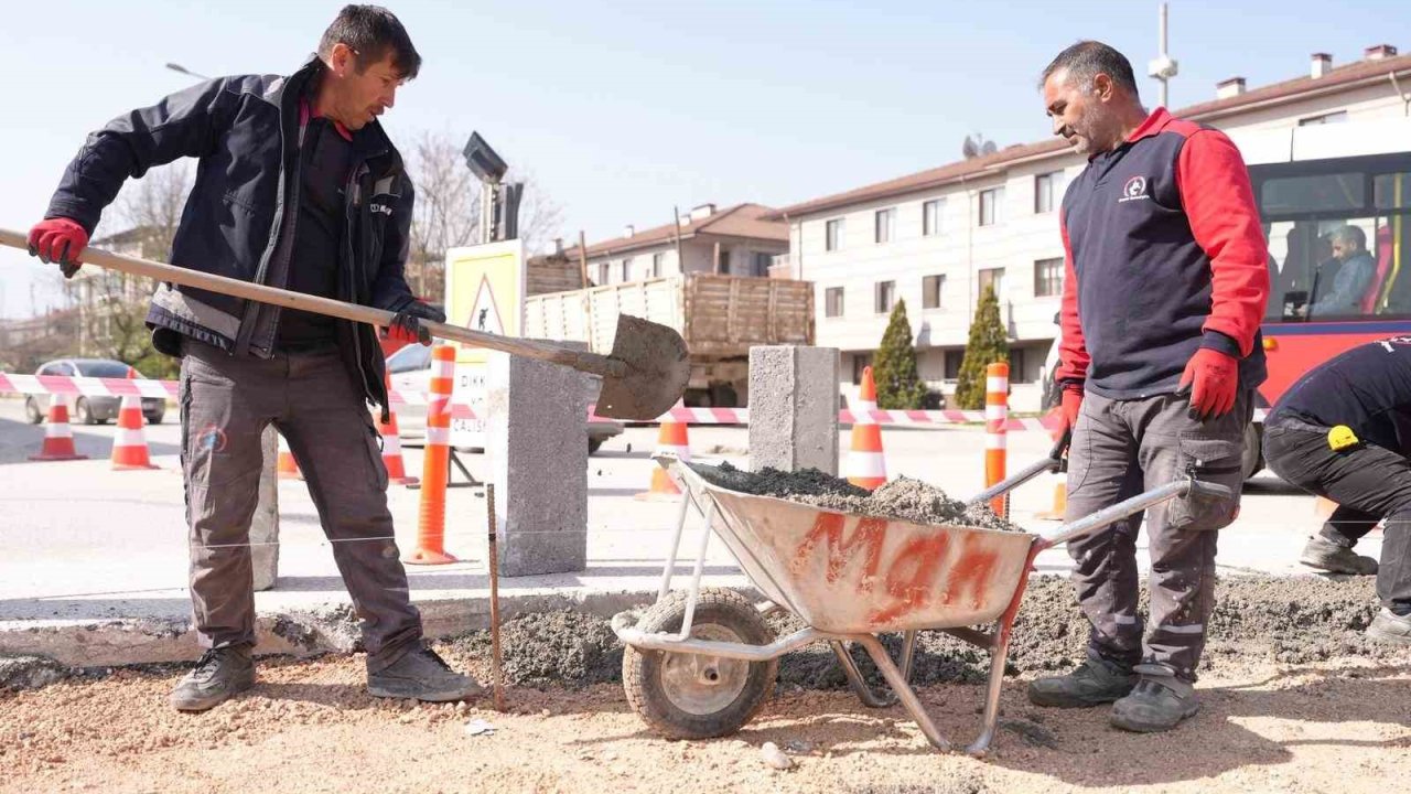 Emniyet kavşağı yenileniyor