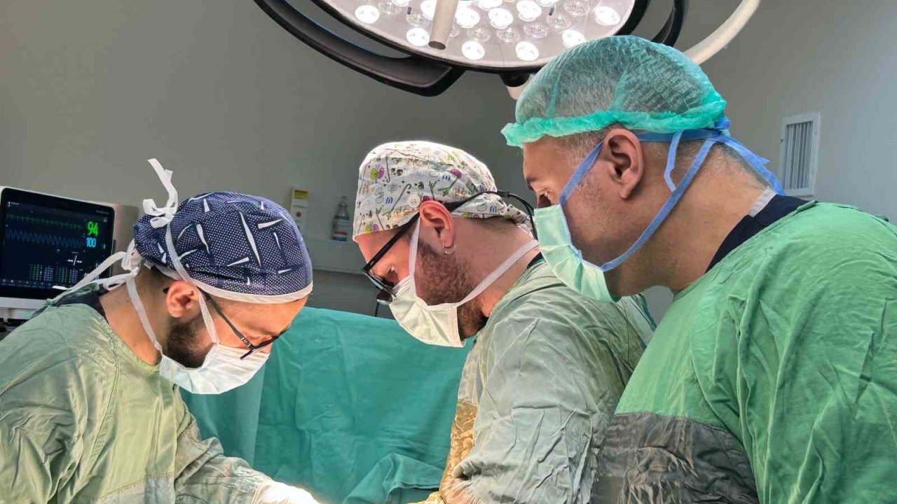 Muş’ta midesi delinen çocuk ameliyatla sağlığına kavuştu