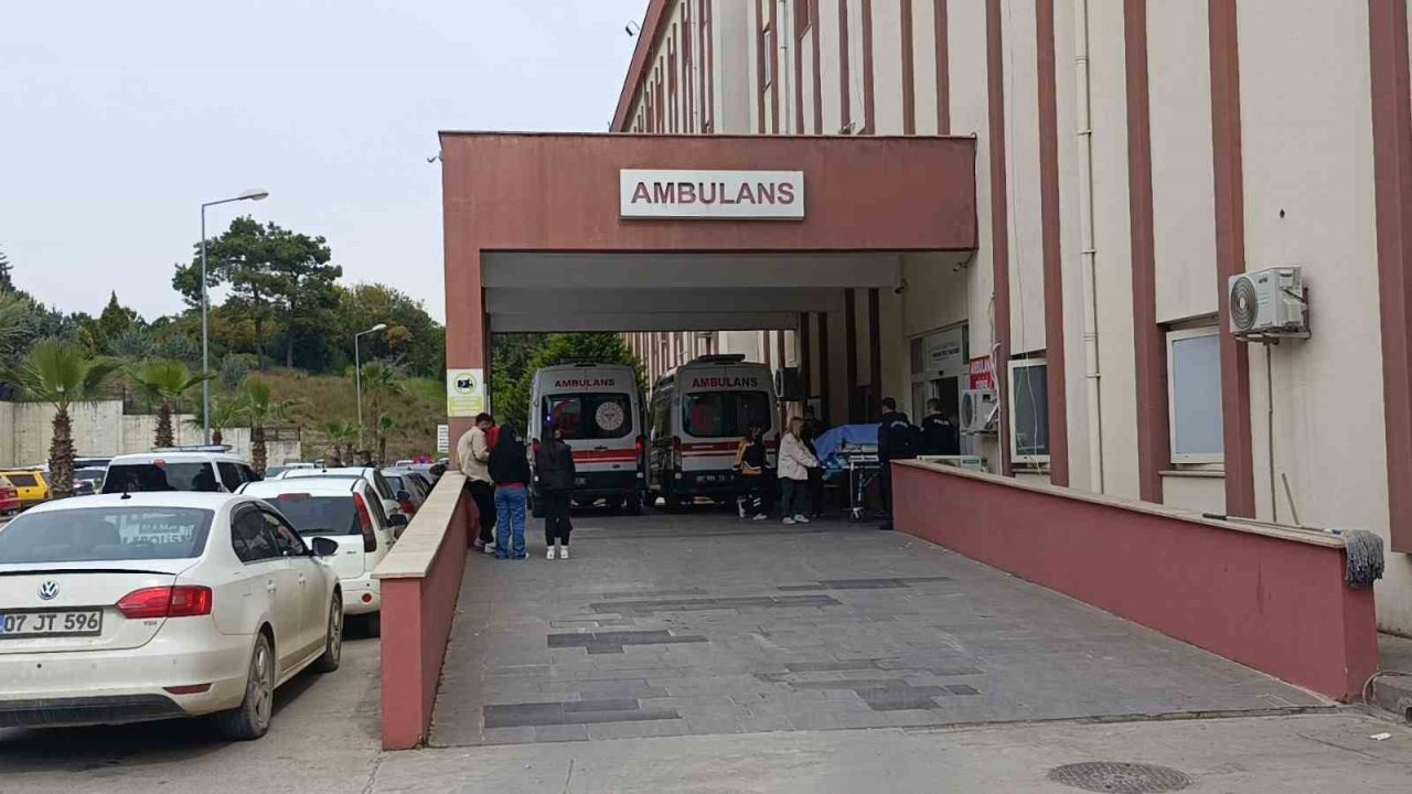 Tarlada görevlileri beklerken kalp krizi geçiren yaşlı adam hayatını kaybetti