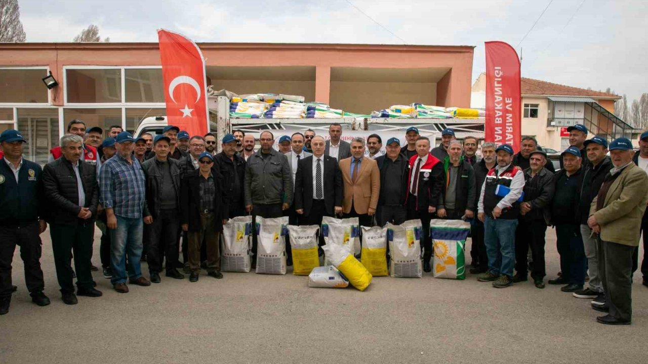 Eskişehir’de üreticilere hise destekli yağlık ayçiçeği tohumu