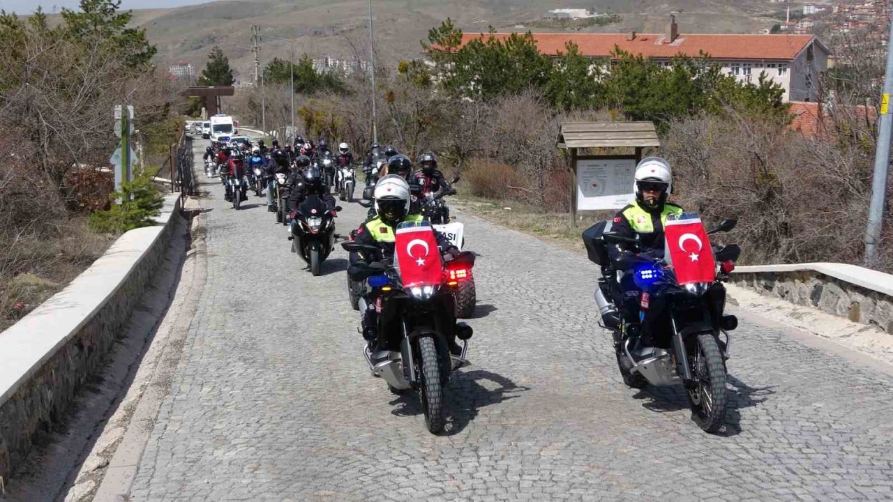 Motosiklet tutkunları Çamlık Milli Parkı’nda buluştu