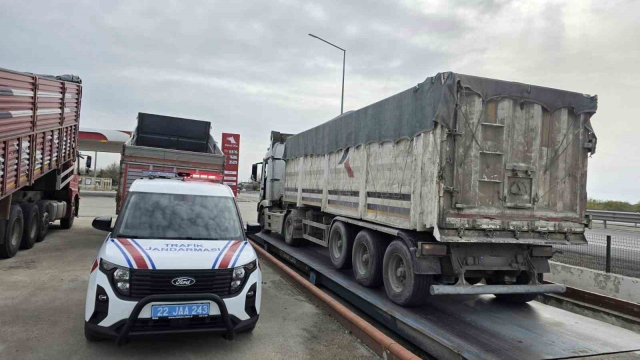 Jandarmadan tonaj uygulaması: 2 araca 120 bin lira ceza kesildi