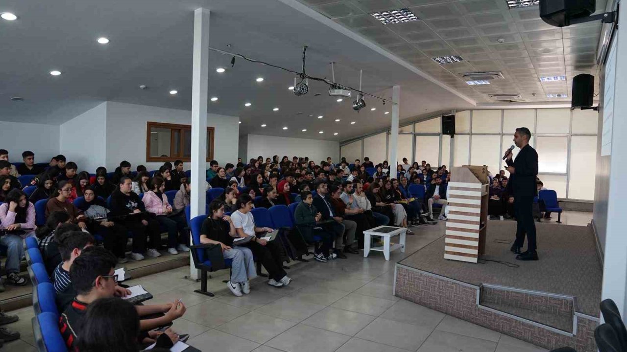 Esenyurt Belediyesi’nden gençlere sınav desteği