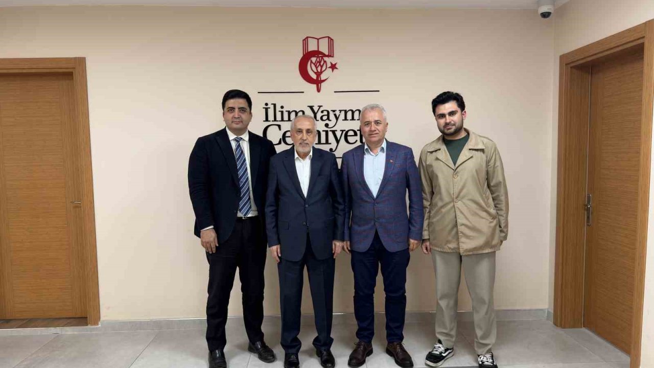 Malatyalı iş insanlarından İlim Yayma Cemiyeti’ne ziyaret