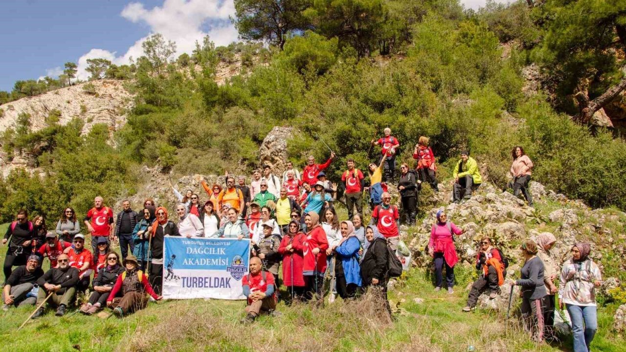 TURBELDAK’tan Ulubey Kanyonu’nda nefes kesen doğa yürüyüşü