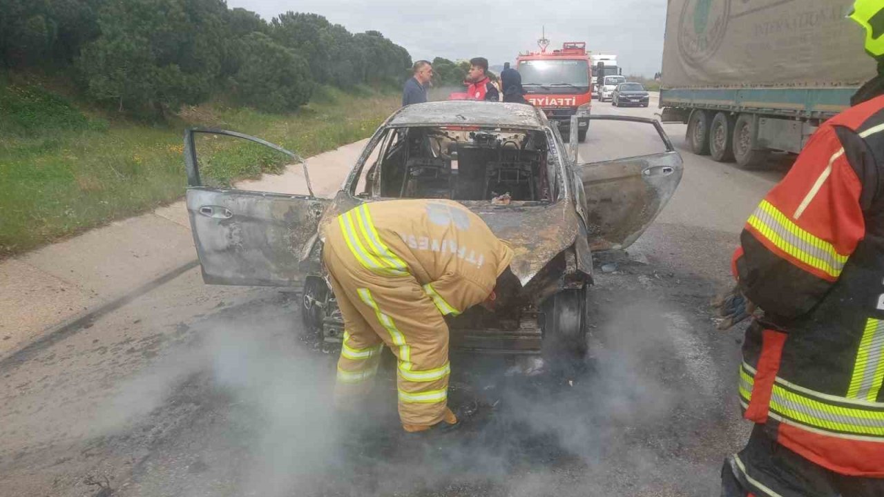 Biga-bandırma karayolunda çıkan araç yangını söndürüldü