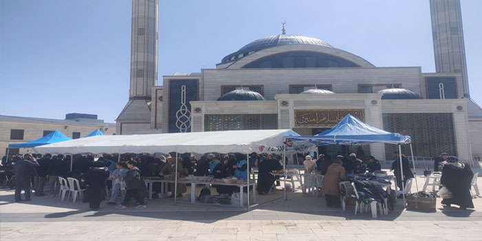 Kars’ta yetimler yararına hayır çarşısı