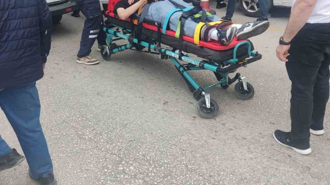 Kastamonu’da motosiklet otomobile çarptı: 1 yaralı