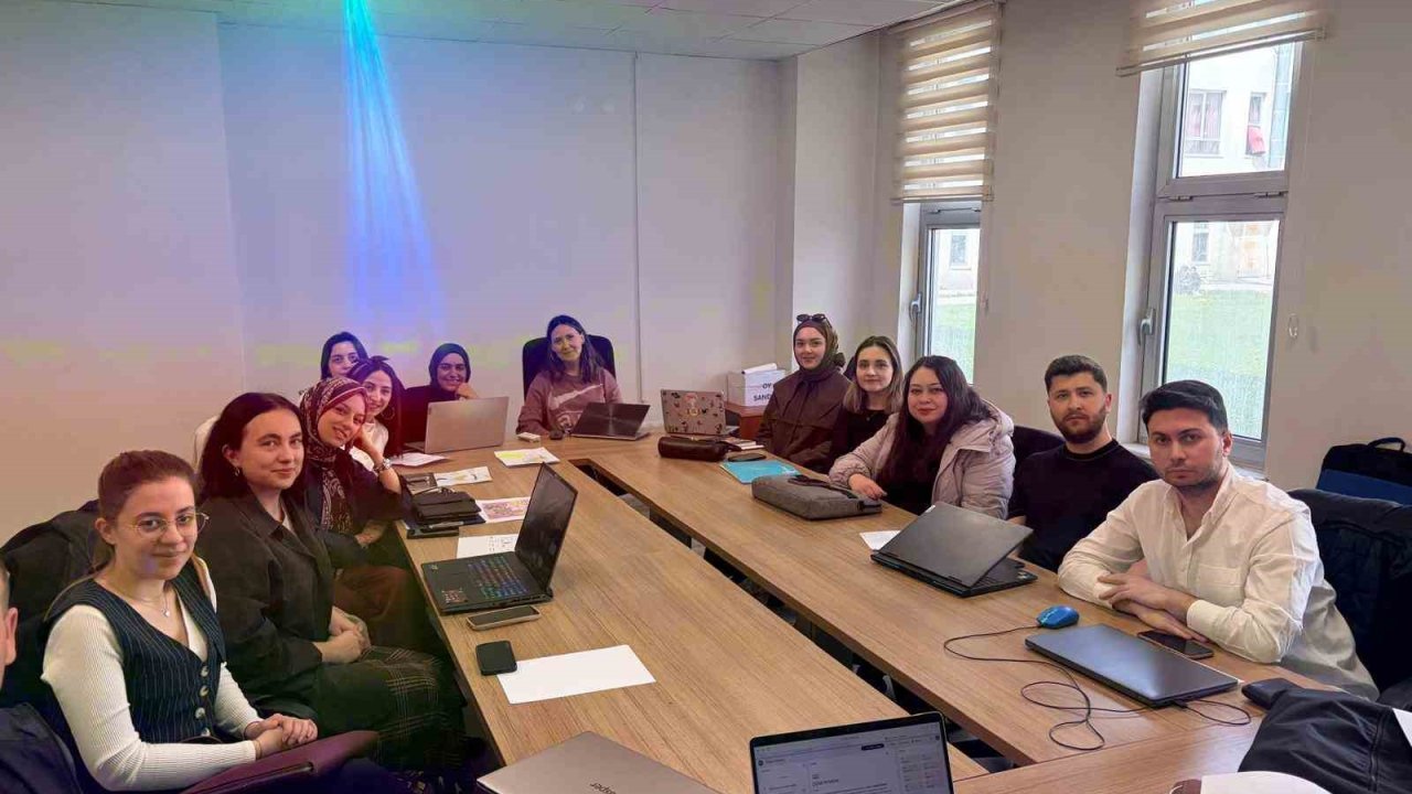 Bolu’da geleceğin iletişimcileri kendi hikayelerini dijitale taşıdı