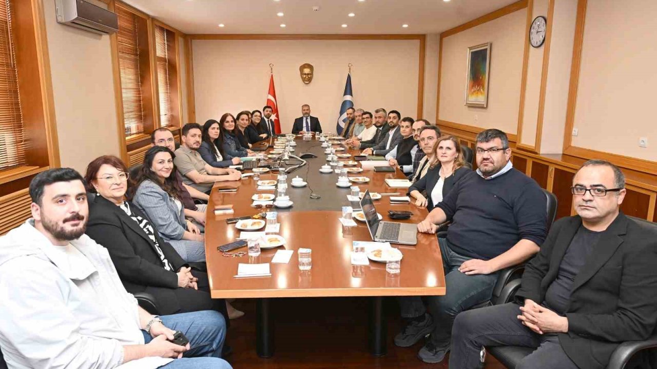 Rektör Adıgüzel’in katılımıyla "AUPRESS Dergi Editörleri Değerlendirme Toplantısı" yapıldı