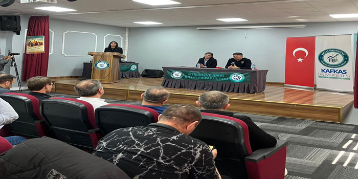 Kars'ta Emniyetten Öğrencilere Siber Güvenlik Söyleşisi