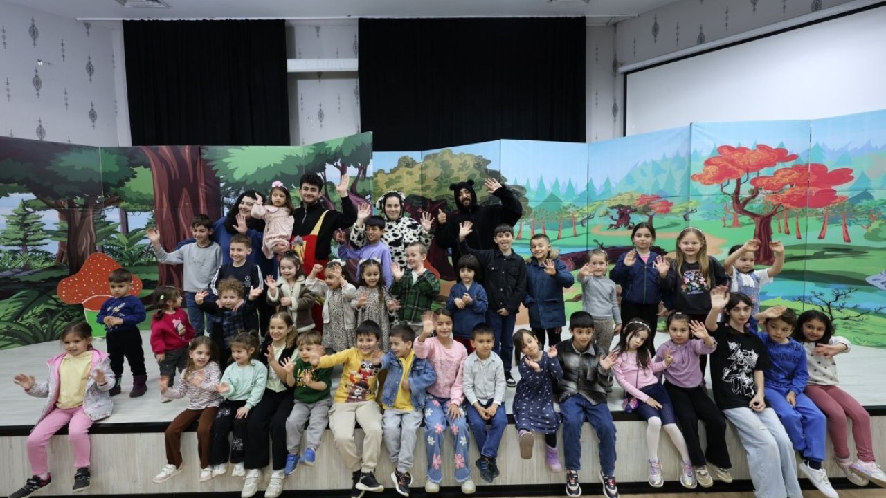 Kartepe’de tiyatro rüzgarı