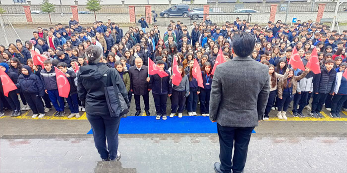 Kars İl Milli Eğitim Müdürü Nevzat Kaya 15 Temmuz Şehitler Anadolu Lisesi’nde