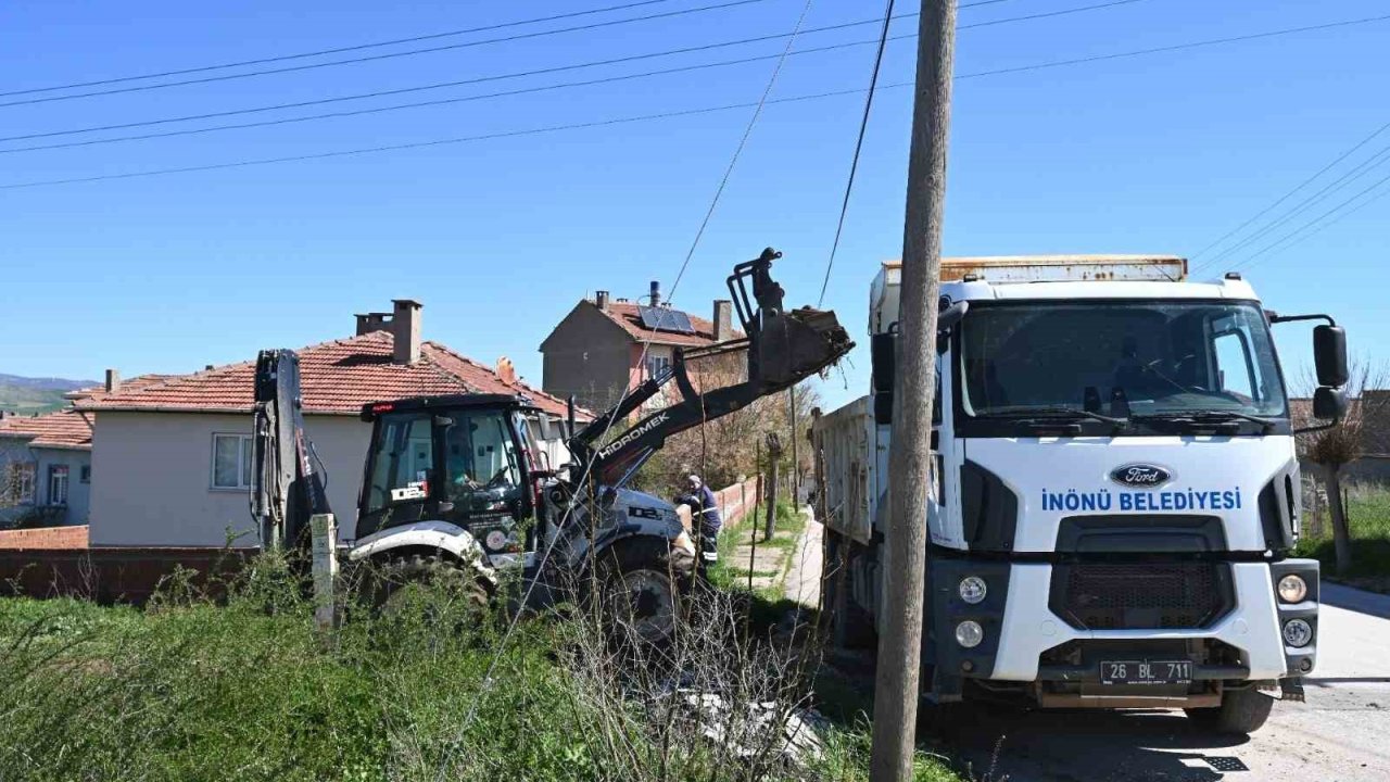 İnönü Belediyesi’nin yol çalışmaları aralıksız sürüyor