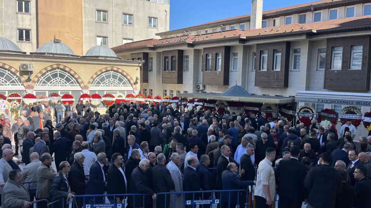 Küçükçekmece Belediye Başkanı Çebi’nin kardeşi Ömer Çebi son yolculuğuna uğurlandı